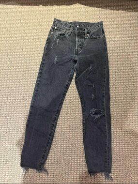Levi’s Black Distressed High-Waist Jeans